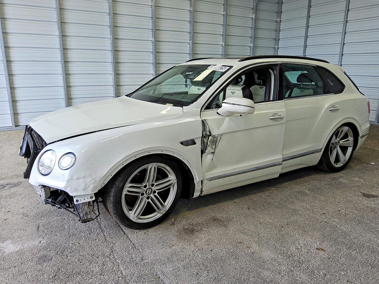 SJAAC2ZV8HC015170 · 2017 BENTLY BENTAYGA