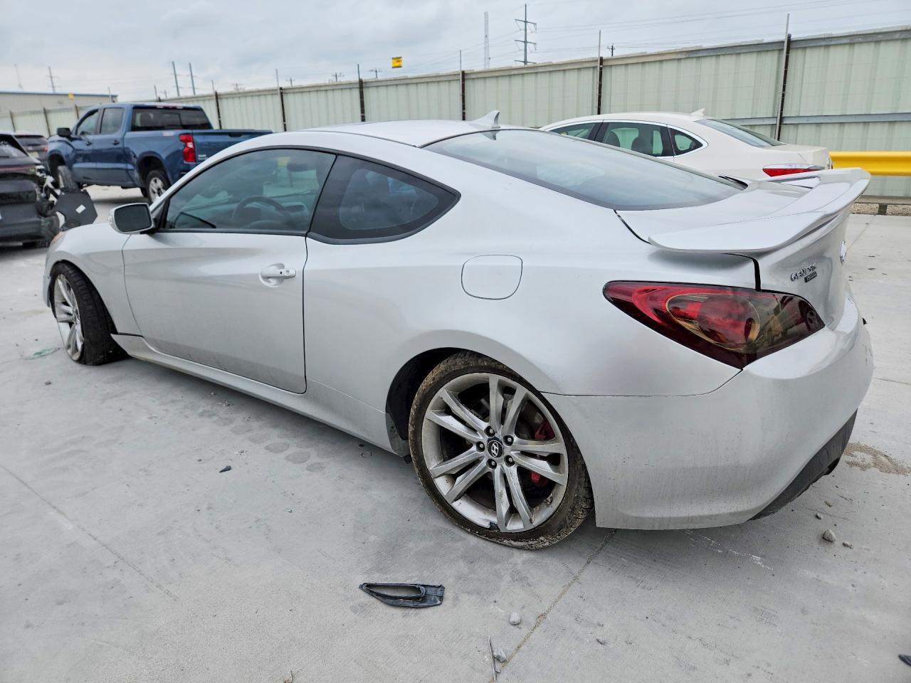 KMHHU6KH3CU071084 · 2012 HYUNDAI GENESIS COUPE · 2/13