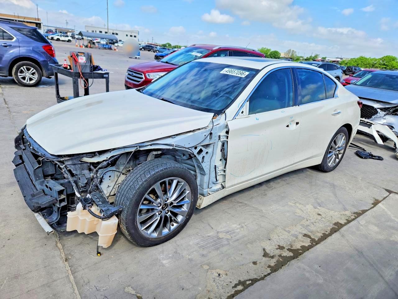JN1EV7AR1JM610130 · 2018 INFINITI Q50