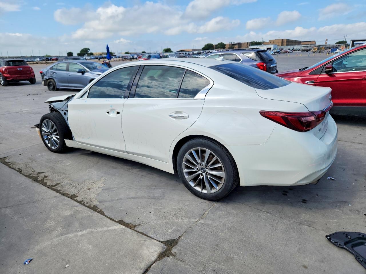 JN1EV7AR1JM610130 · 2018 INFINITI Q50 · 2/13