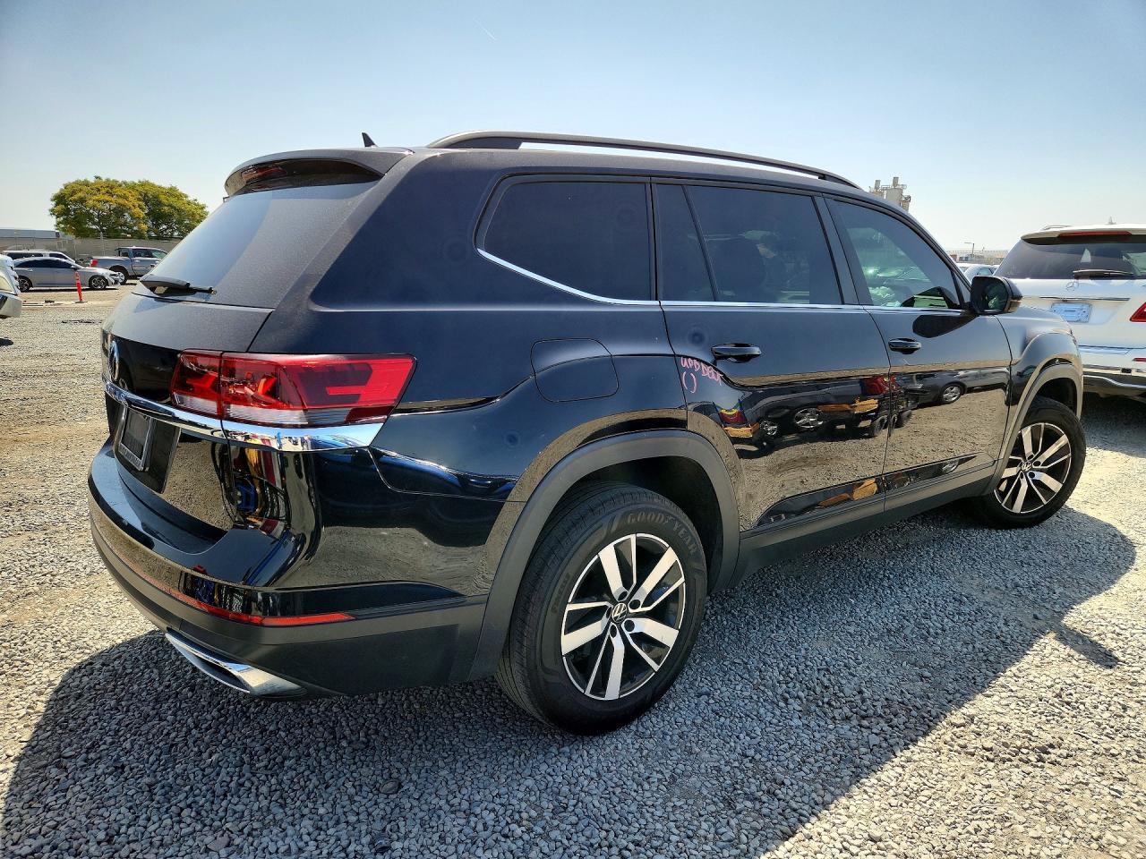 1V2DP2CA1MC526489 · 2021 VOLKSWAGEN ATLAS · 3/13