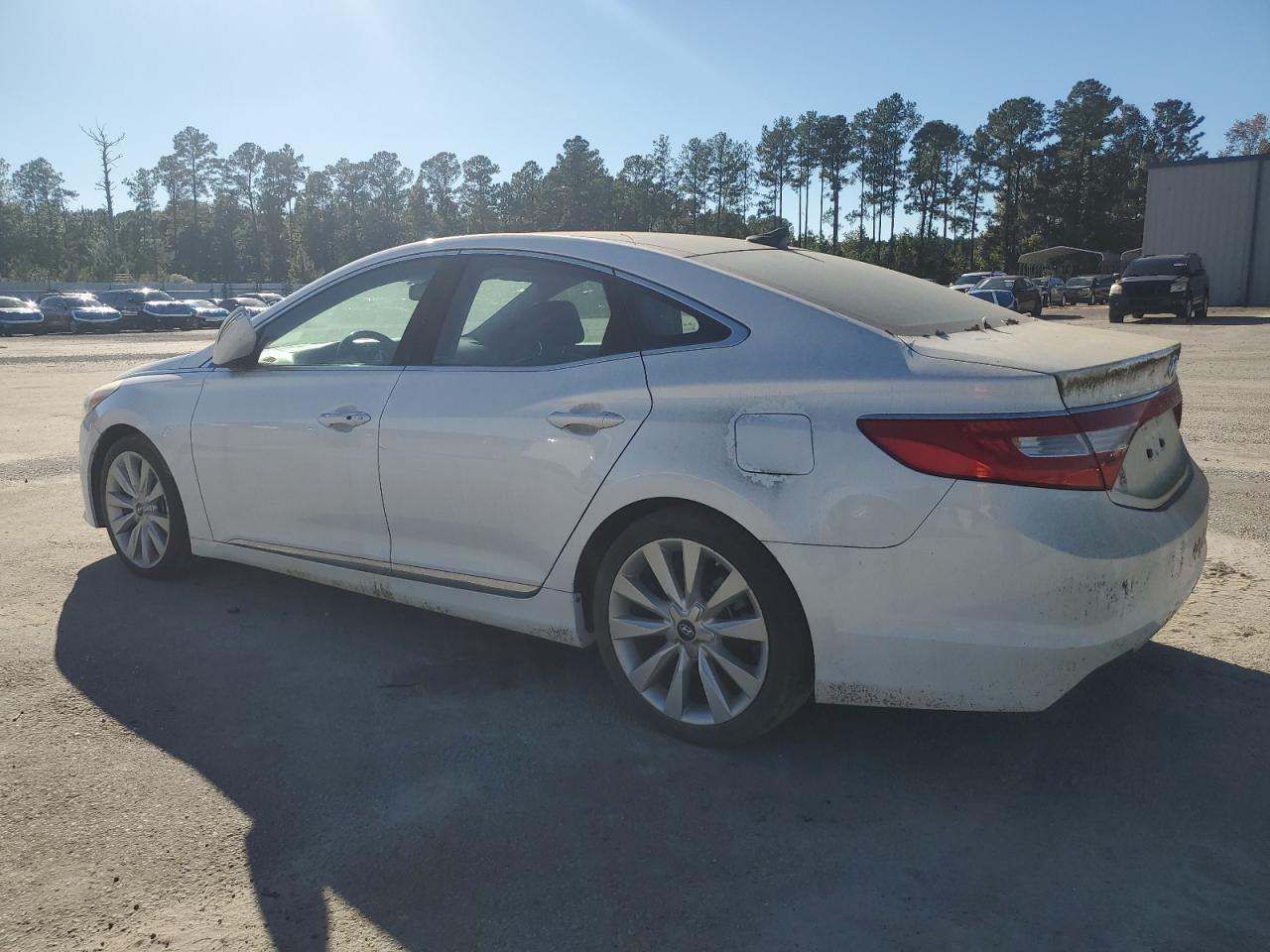 KMHFH4JG7FA480039 · 2015 HYUNDAI AZERA · 2/12