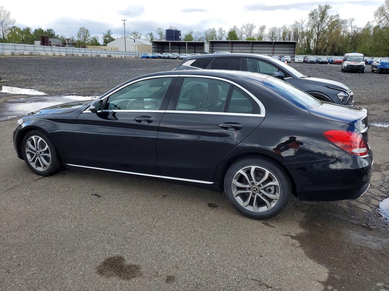 55SWF4JB3JU234585 · 2018 MERCEDES-BENZ C · 2/12