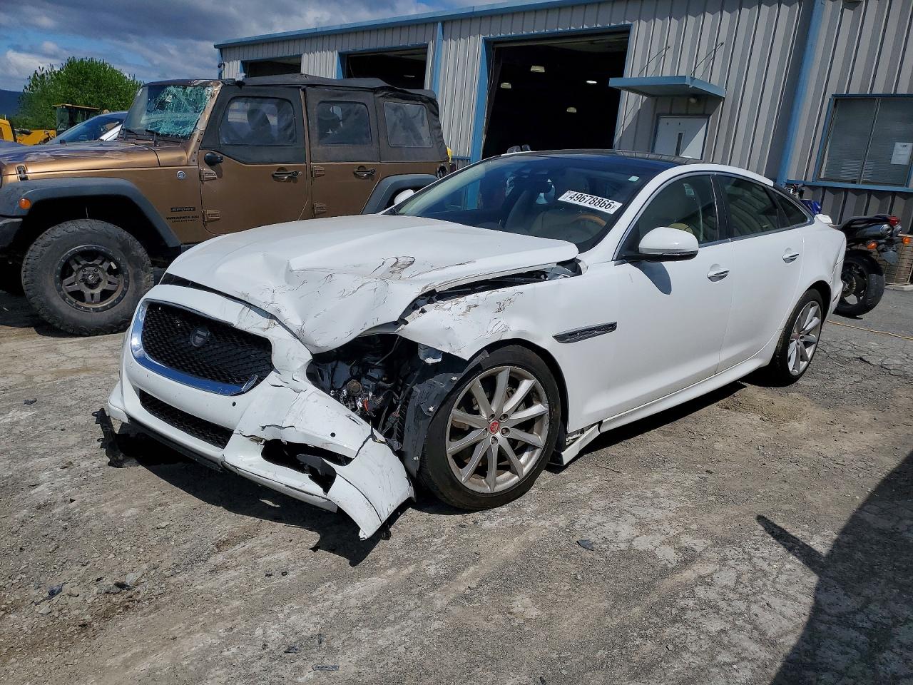 SAJWJ1CD5J8W13909 · 2018 JAGUAR XJ