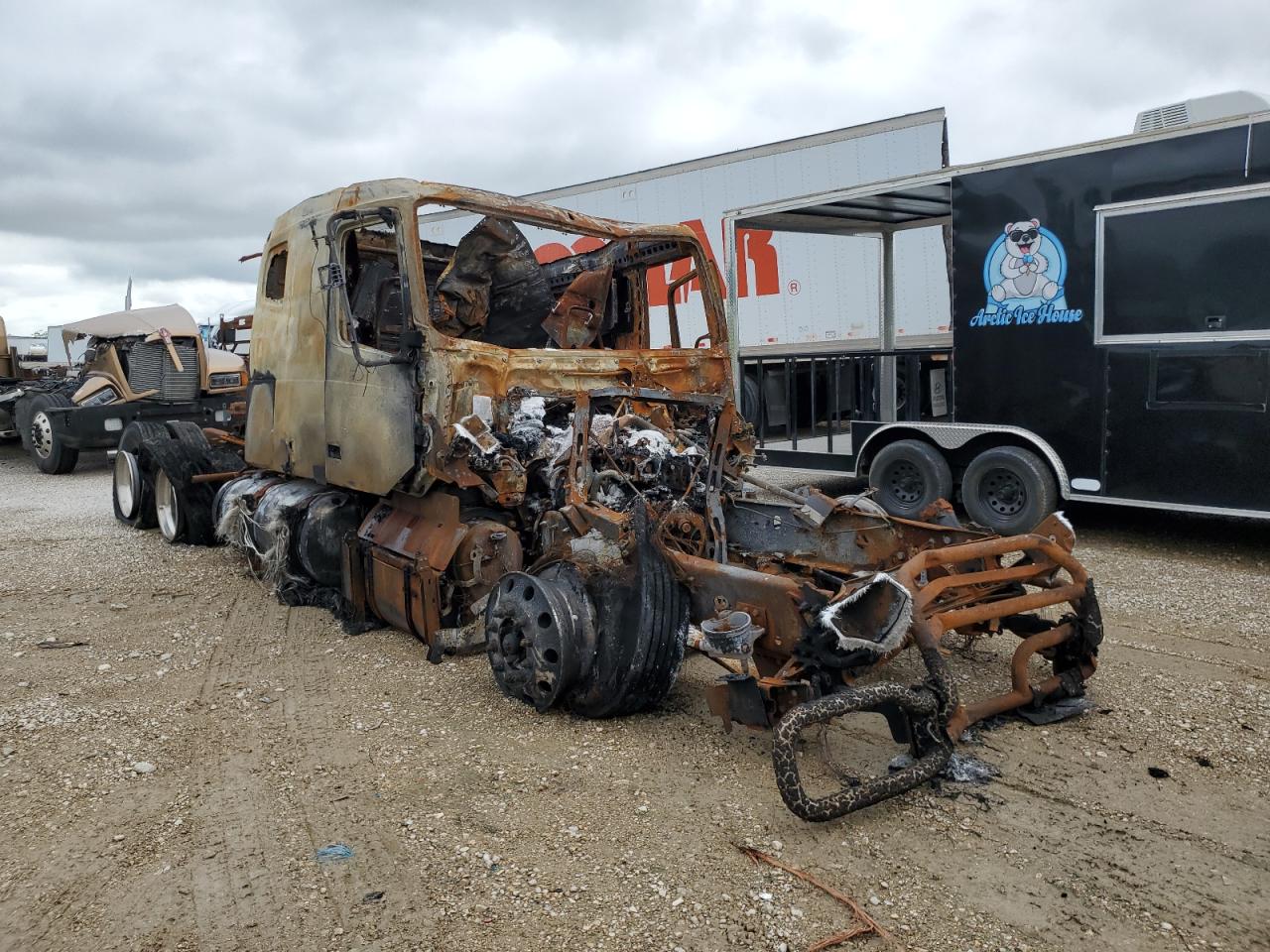 4V4NC9EH2RN653580 · 2024 VOLVO VN VNL