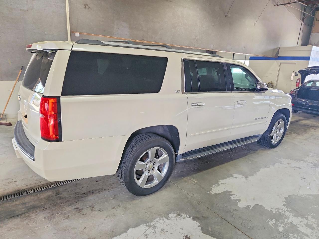 1GNSKKKC5FR679507 · 2015 CHEVROLET SUBURBAN · 3/14
