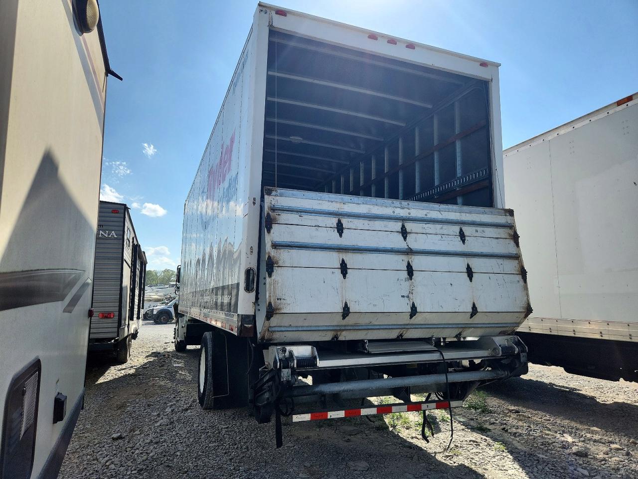 3ALACWFC9KDKW8138 · 2019 FREIGHTLINER M2 · 3/10