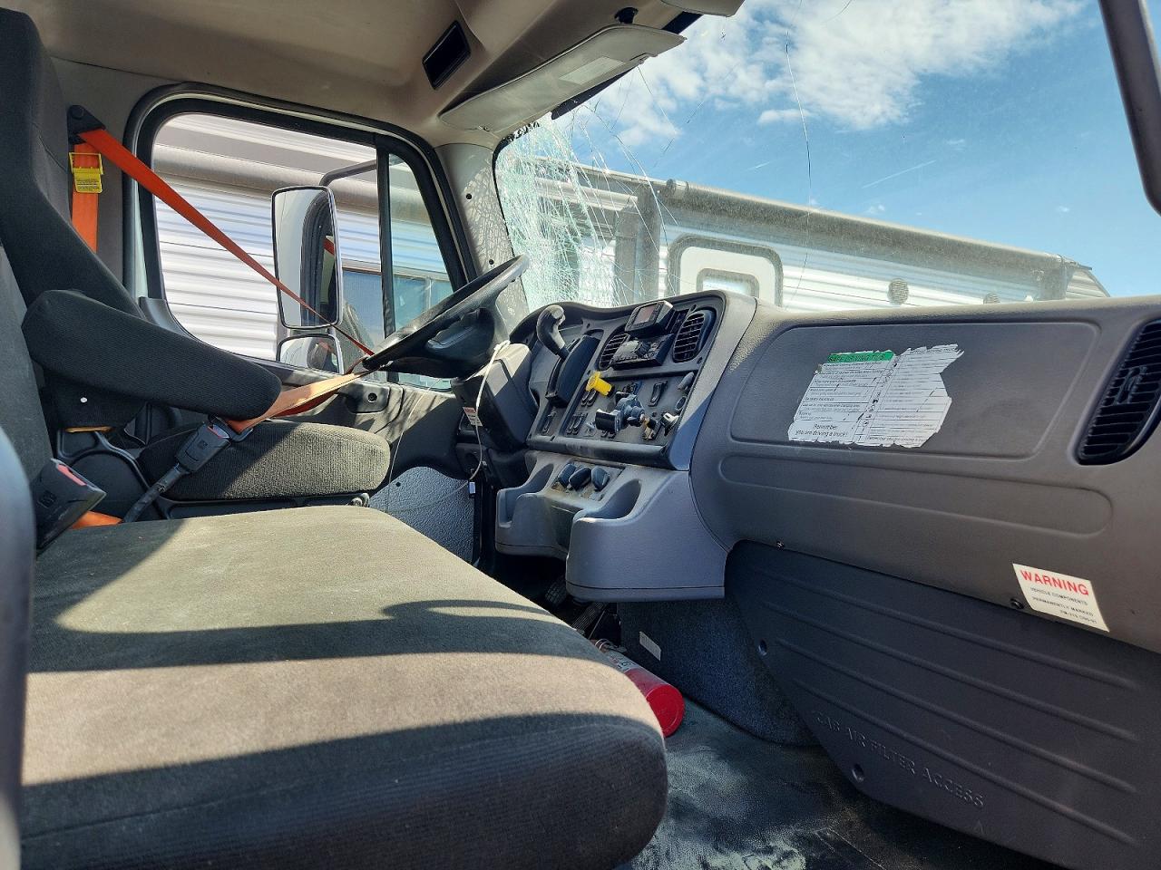 3ALACWFC9KDKW8138 · 2019 FREIGHTLINER M2 · 5/10