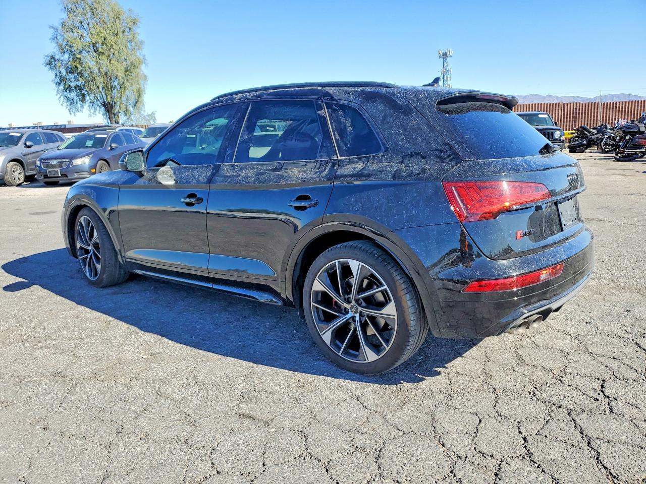 WA1C4AFY8N2029322 · 2022 AUDI SQ5 · 2/12