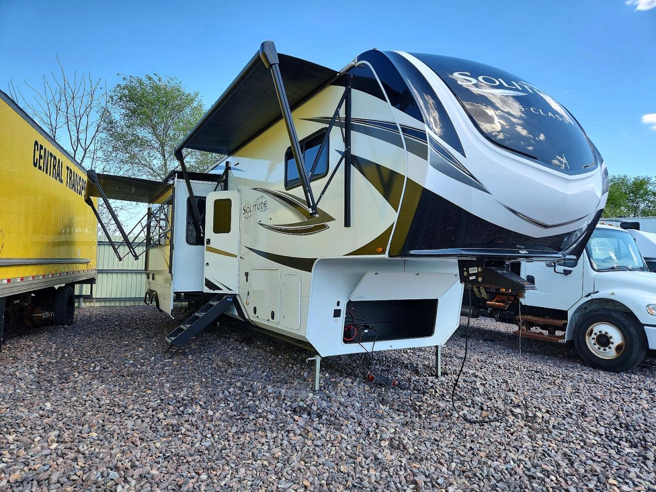 573FS4222PAA14833 · 2023 GRAND DESI SOLITUDE S-CLASS