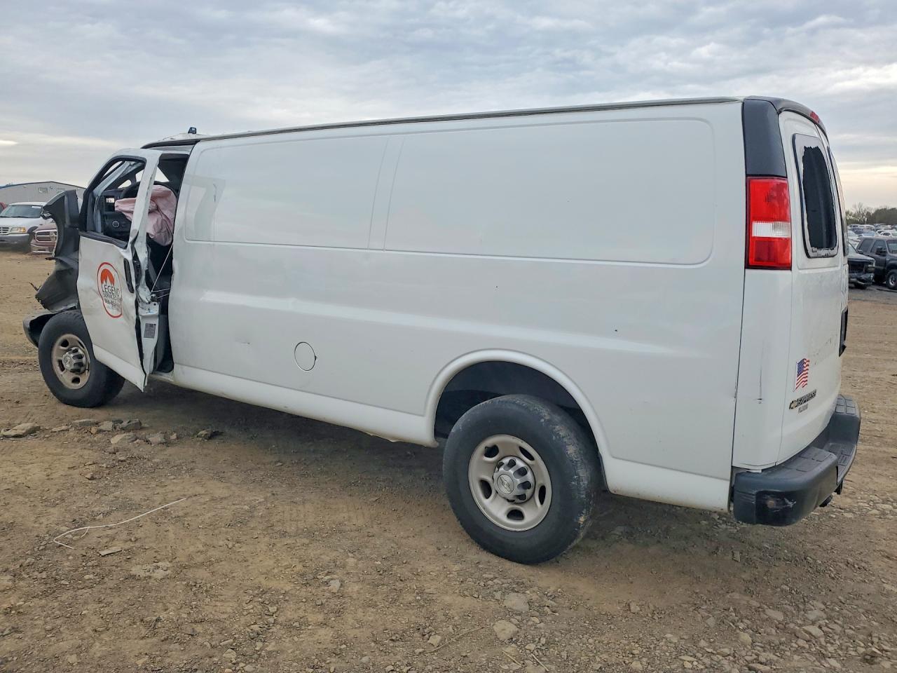 1GCWGBFG7K1240018 · 2019 CHEVROLET EXPRESS G2500 · 2/13