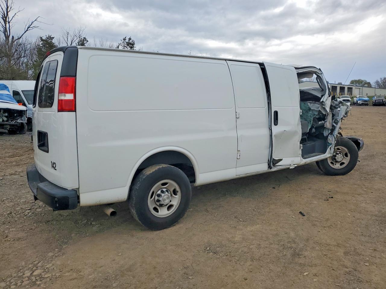 1GCWGBFG7K1240018 · 2019 CHEVROLET EXPRESS G2500 · 3/13