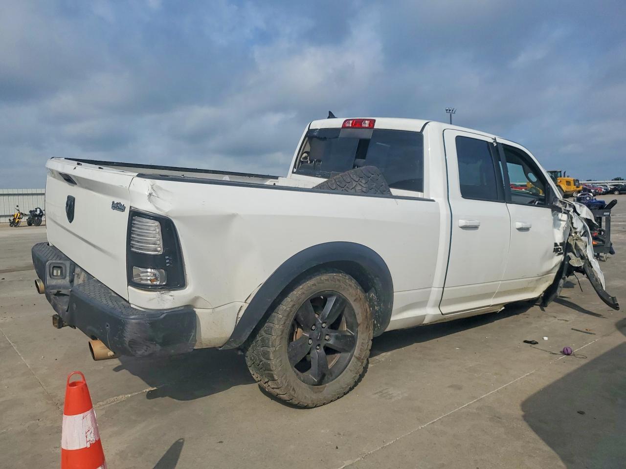 1C6RR6GT5KS671842 · 2019 RAM 1500 CLASSIC · 3/12