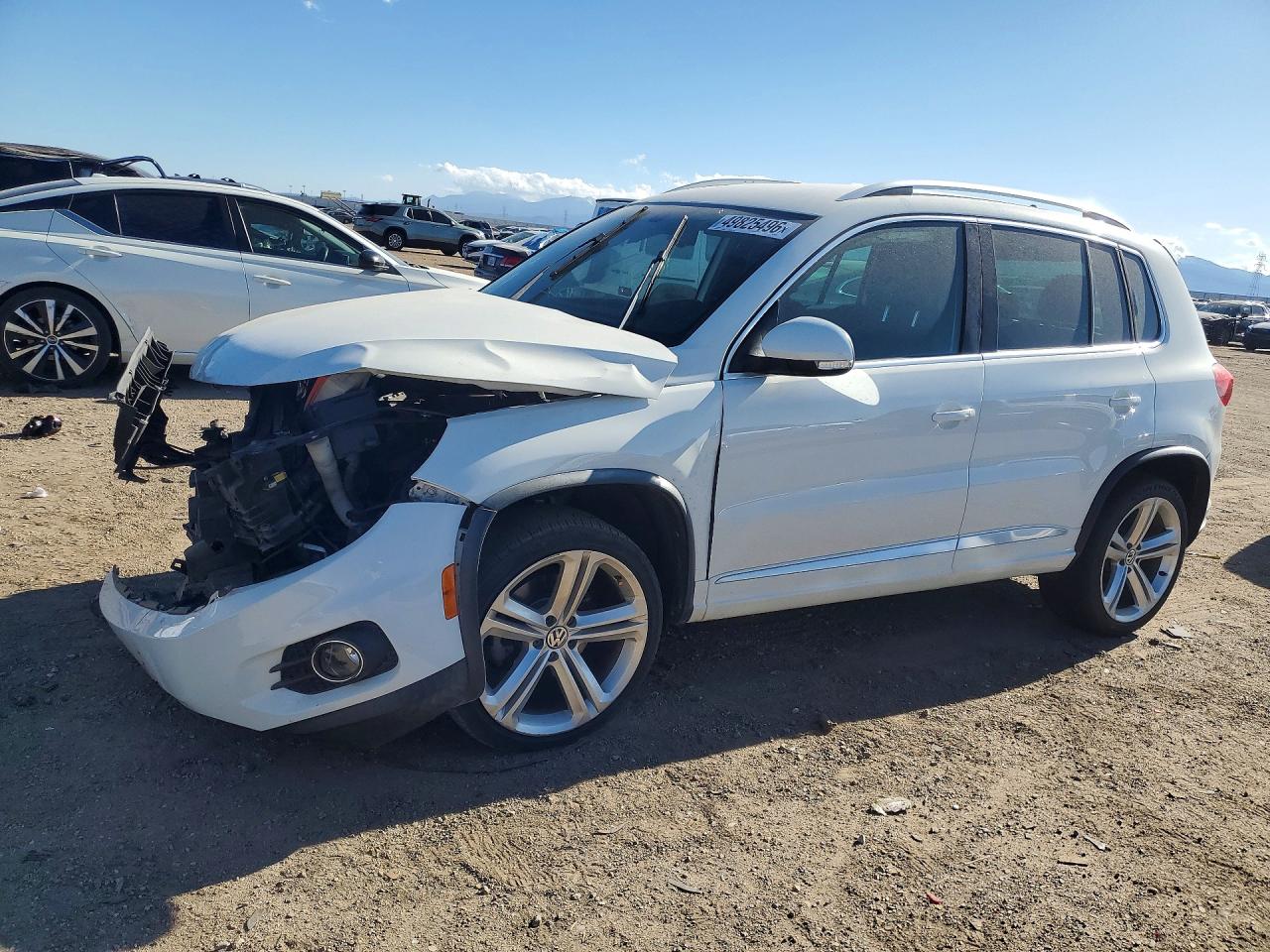 WVGAV7AX4GW074342 · 2016 VOLKSWAGEN TIGUAN