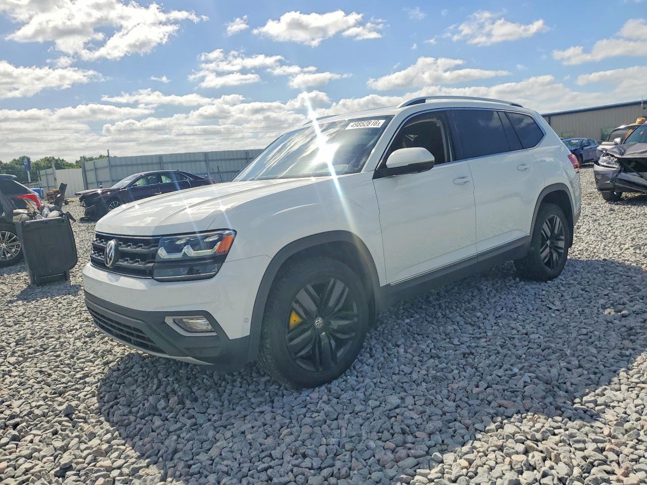 1V2NR2CA8JC565641 · 2018 VOLKSWAGEN ATLAS