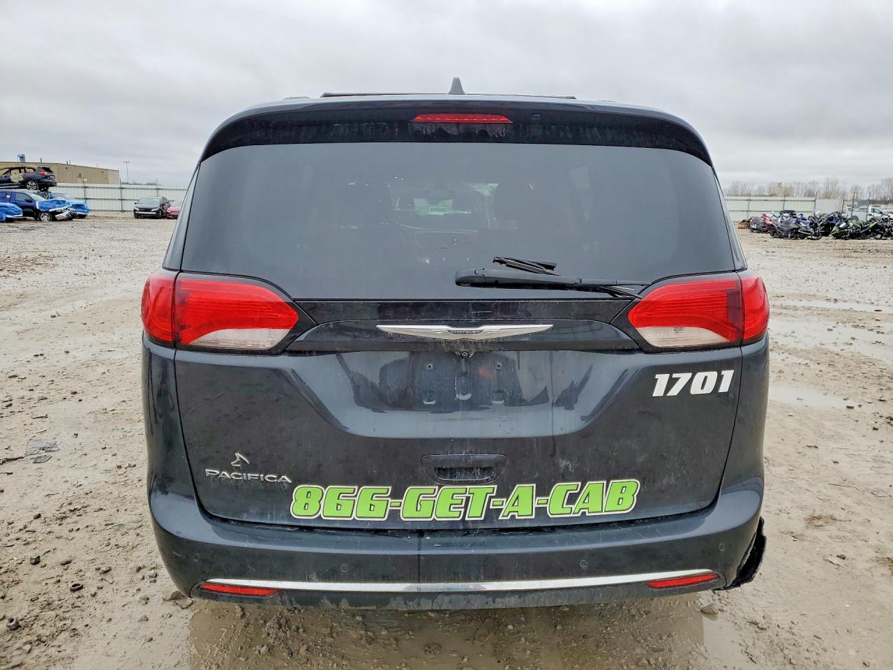 2C4RC1BGXHR579420 · 2017 CHRYSLER PACIFICA · 6/13