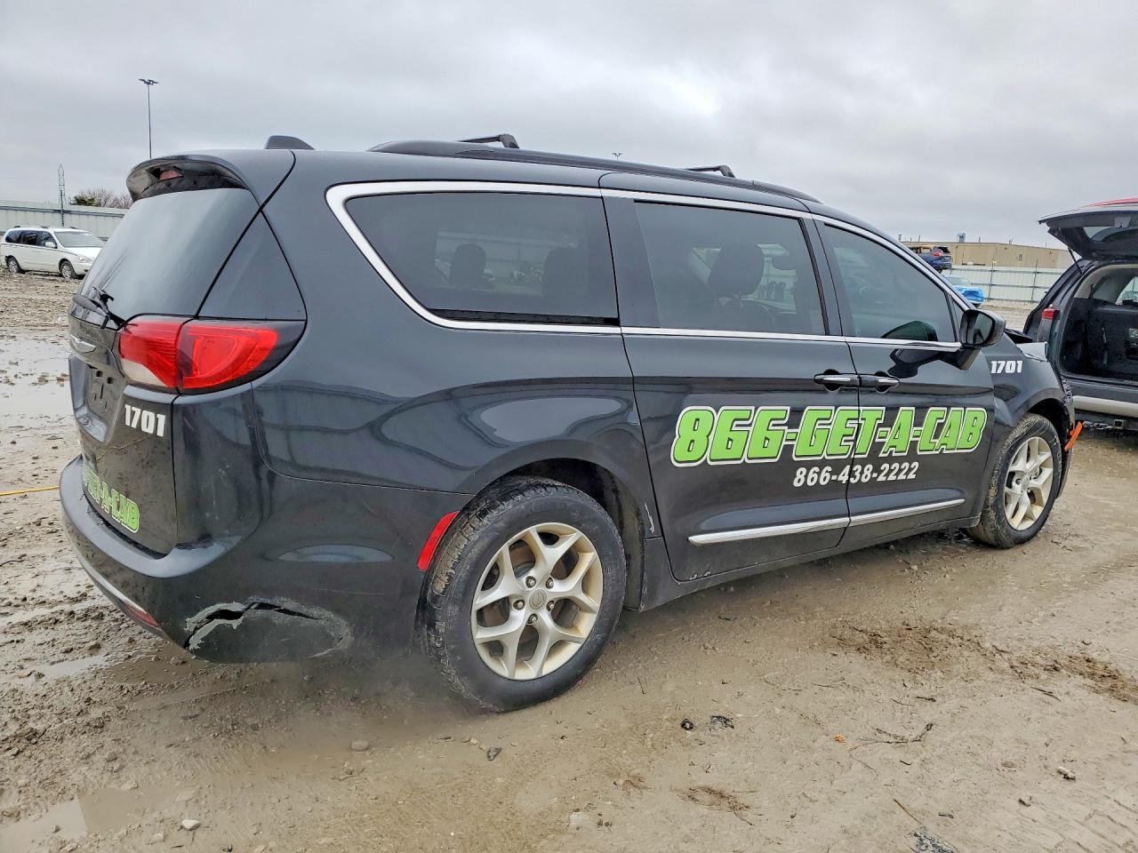 2C4RC1BGXHR579420 · 2017 CHRYSLER PACIFICA · 3/13