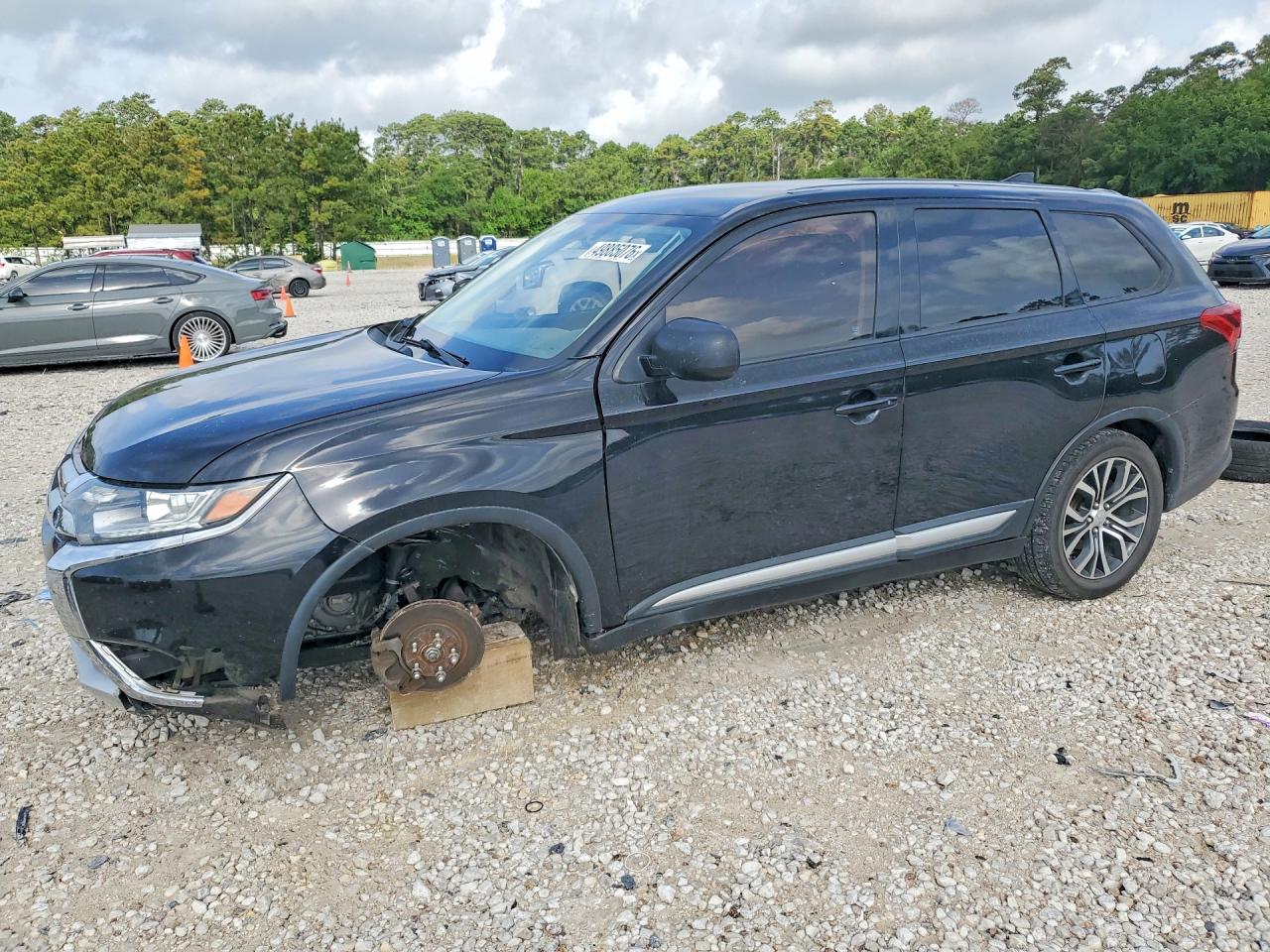 JA4AD2A37HZ008045 · 2017 MITSUBISHI OUTLANDER