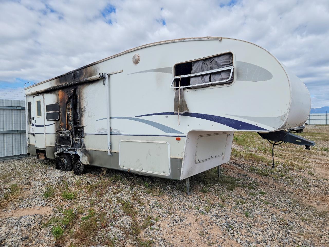 4YDF28F245G910676 · 2005 KEYSTONE KEYSTONE