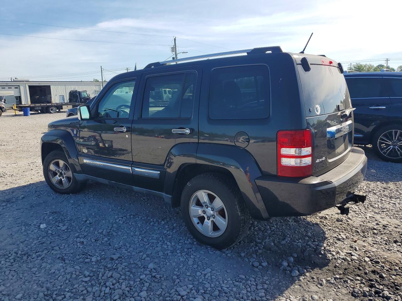 1J4PN2GK4BW557720 · 2011 JEEP LIBERTY · 2/13