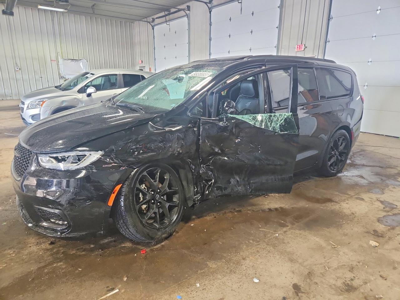 2C4RC1GG7SR537884 · 2025 CHRYSLER PACIFICA