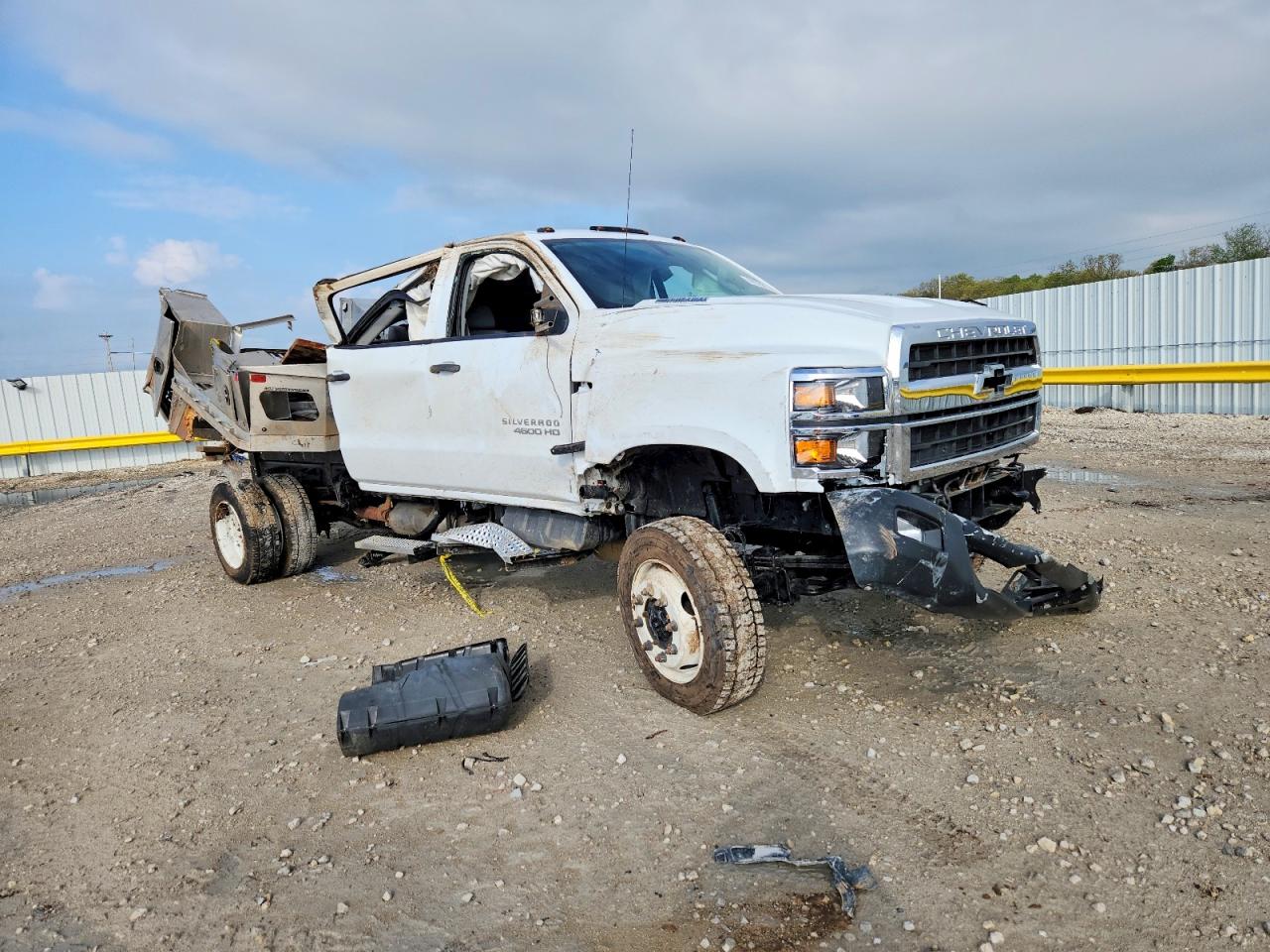 1HTKJPVK6RH157560 · 2024 CHEVROLET SILVERADO MEDIUM DUTY