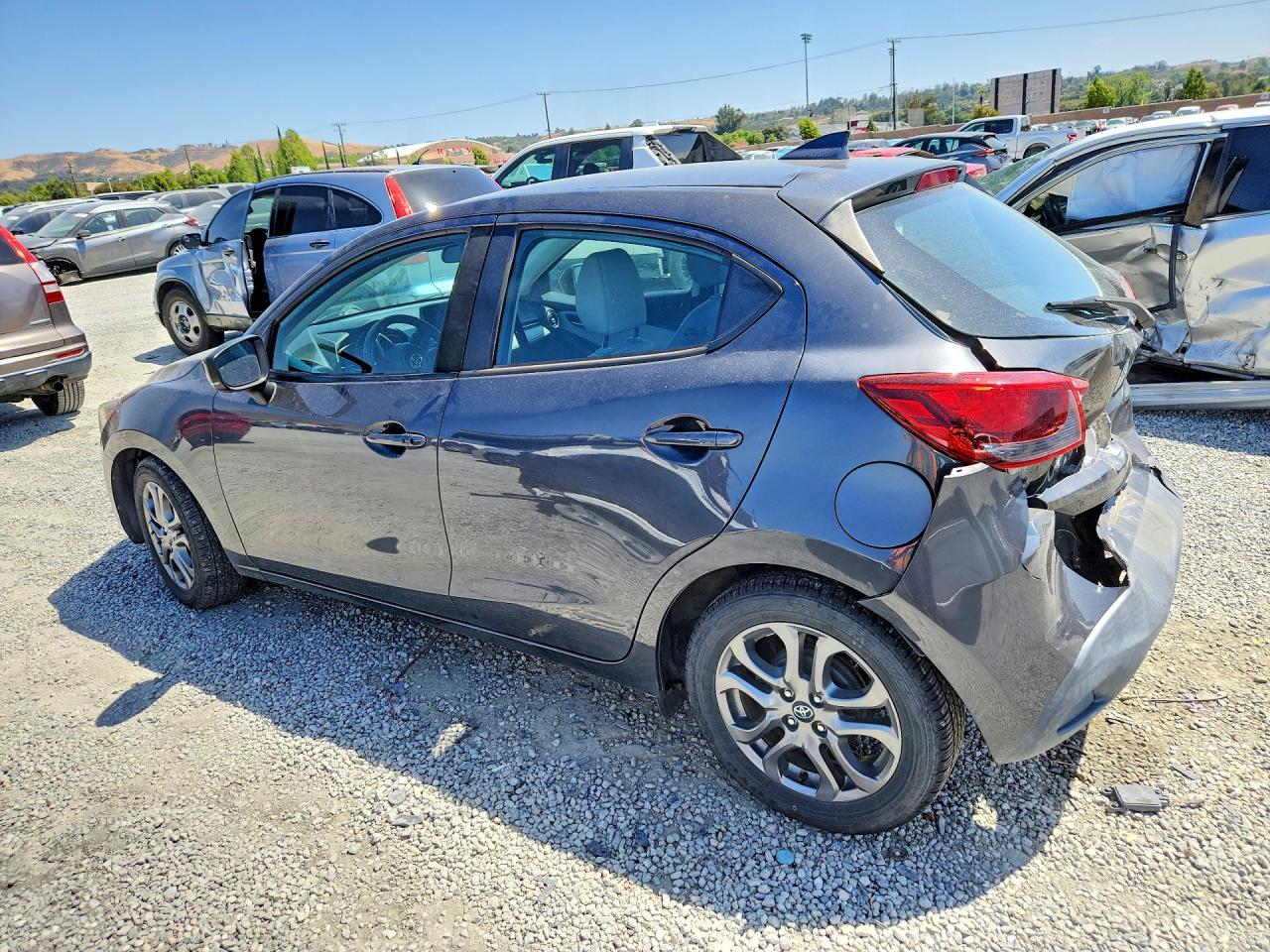 3MYDLBJV6LY706092 · 2020 TOYOTA YARIS HATCHBACK · 2/12
