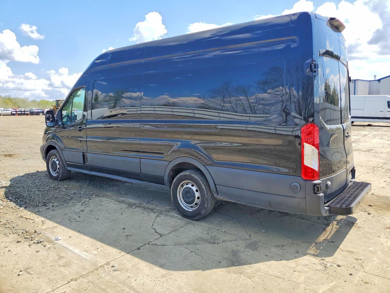 1FTYR3XVXKKB72507 · 2019 FORD TRANSIT · 2/11