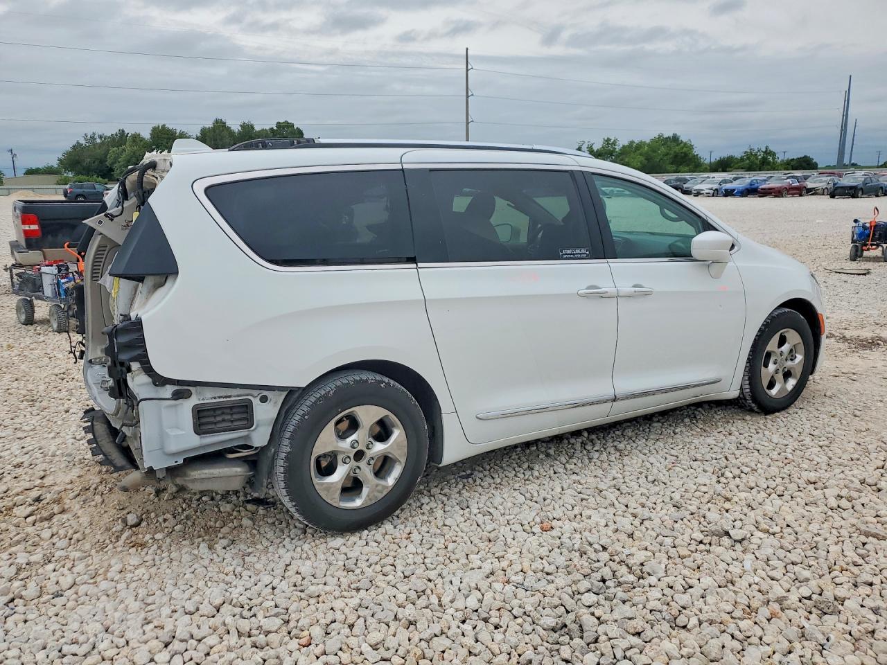 2C4RC1L77JR258312 · 2018 CHRYSLER PACIFICA · 3/14