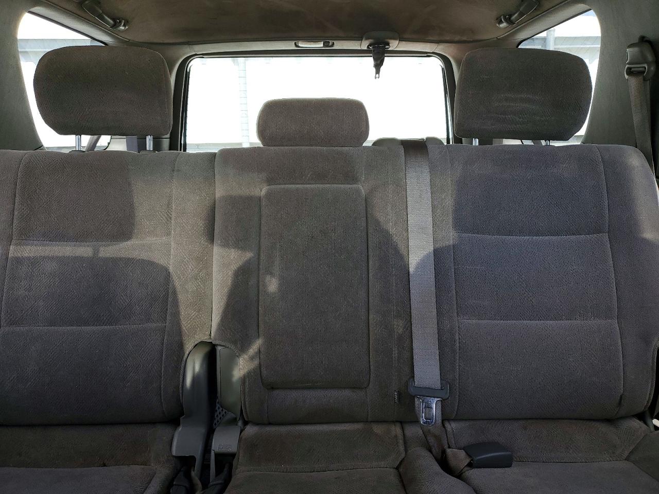 5TDBT44A12S134980 · 2002 TOYOTA SEQUOIA · 10/13