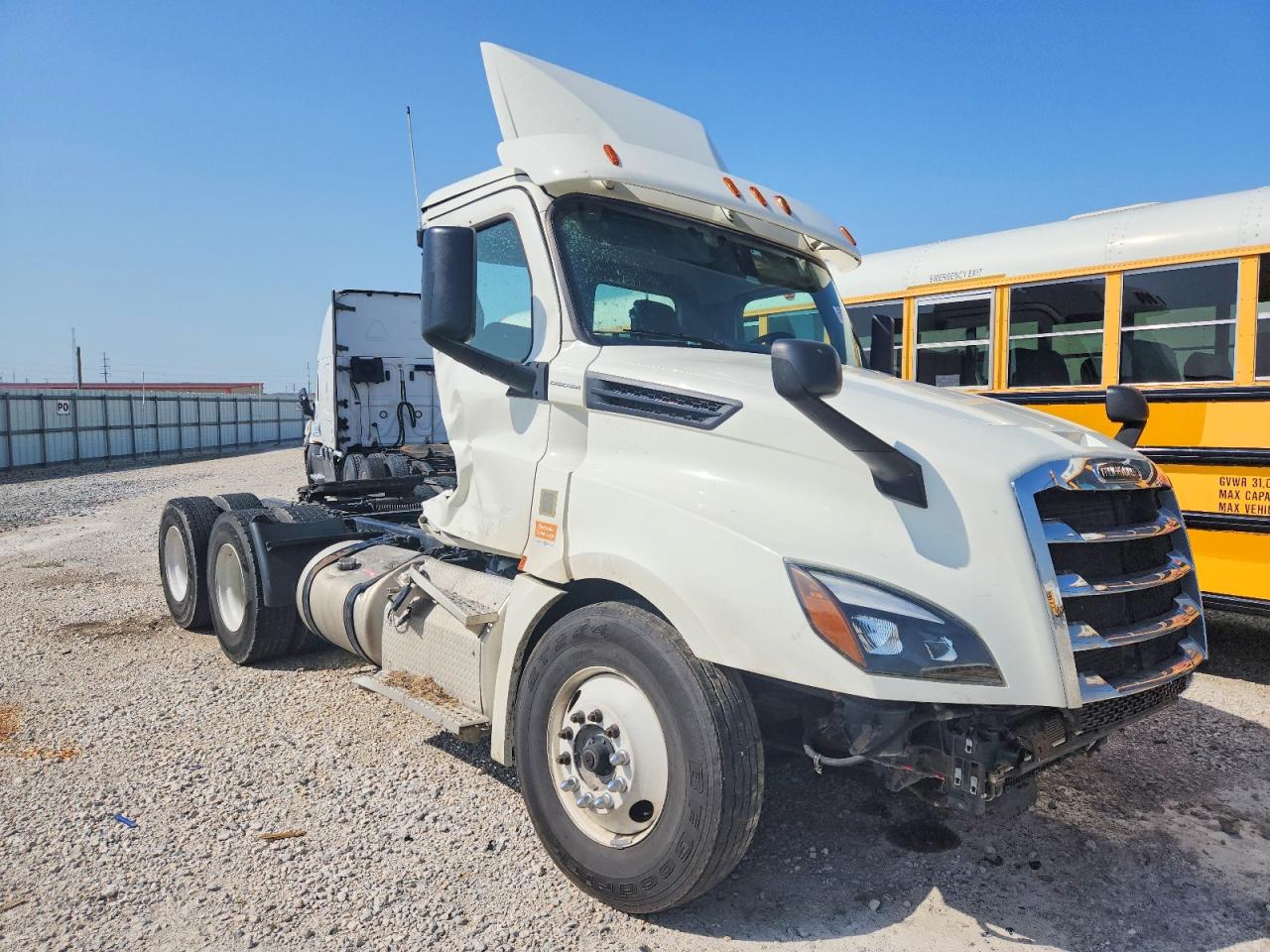 2018 FREIGHTLINER CASCADIA 126