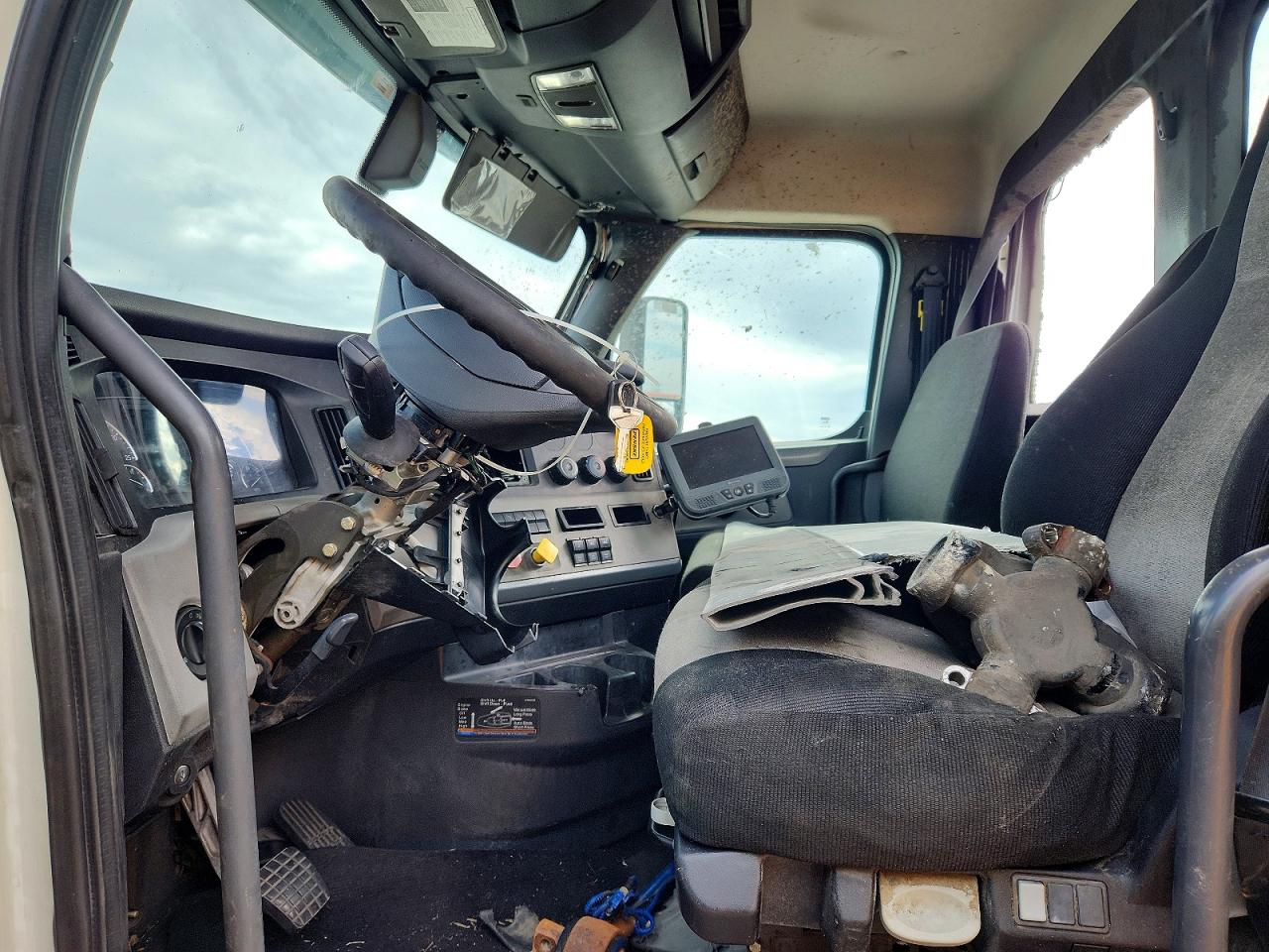 3AKJHLDVXJSJT1051 · 2018 FREIGHTLINER CASCADIA 126 · 5/10