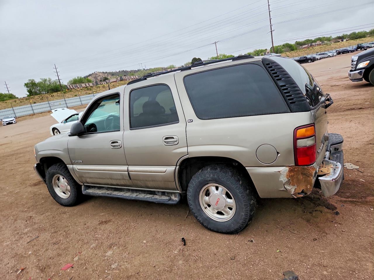 1GKEK13Z02J272646 · 2002 GMC YUKON · 2/12