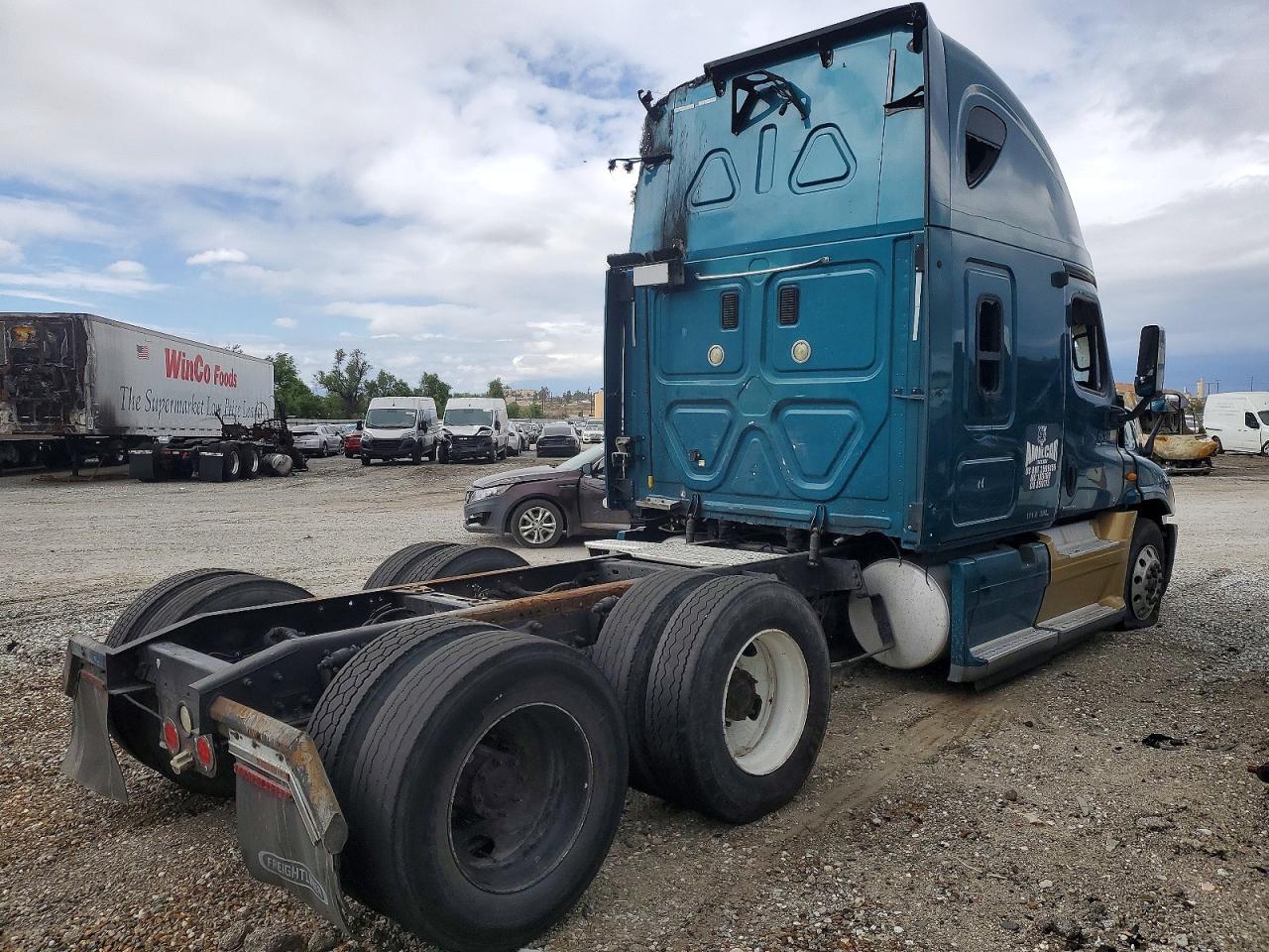 1FUJGLDRXCSBC3962 · 2012 FREIGHTLINER CASCADIA · 4/10