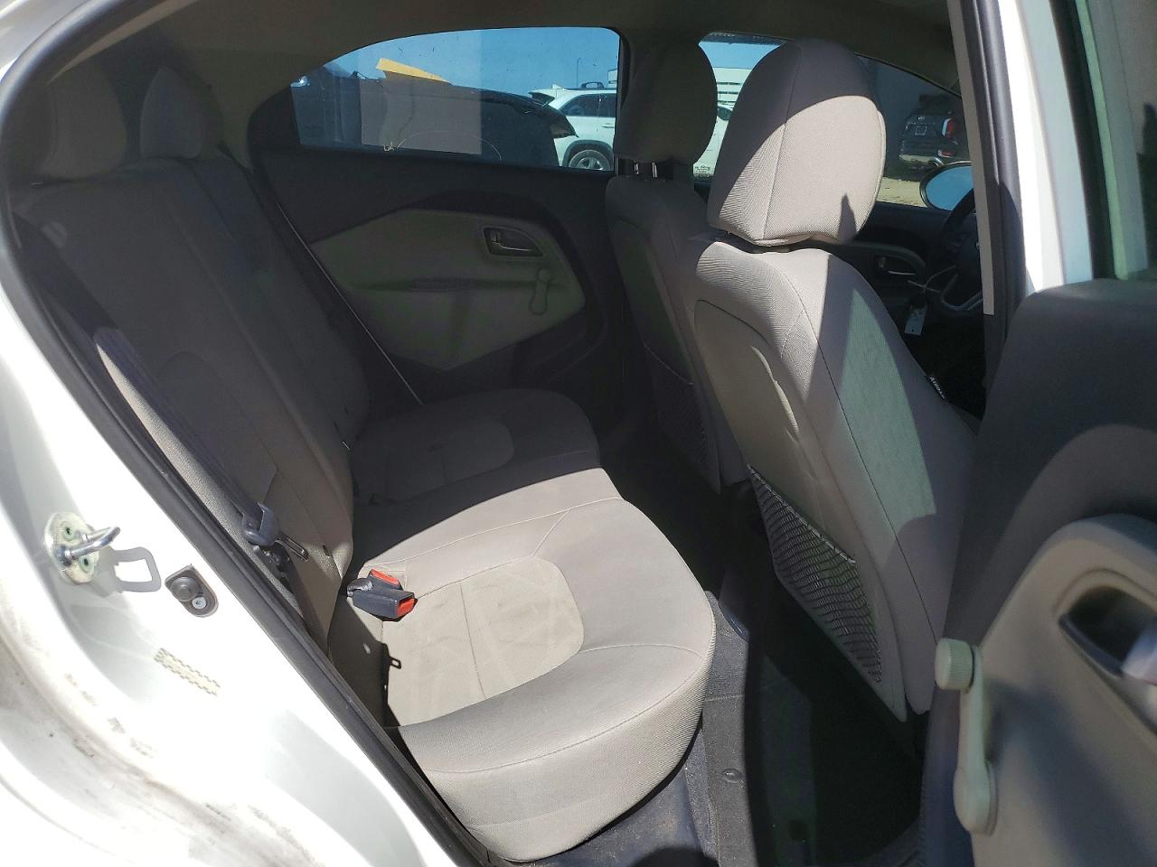 KNADM5A33F6500717 · 2015 KIA RIO · 10/12
