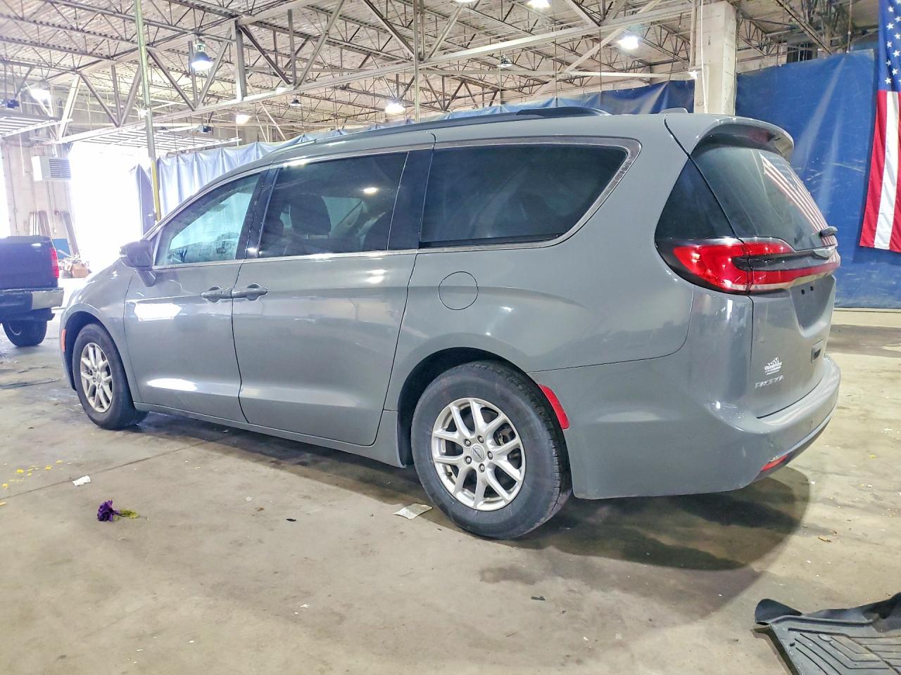 2C4RC1BG8NR114047 · 2022 CHRYSLER PACIFICA · 2/13