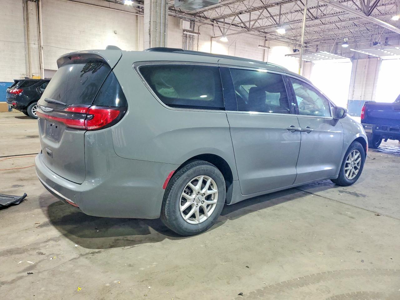 2C4RC1BG8NR114047 · 2022 CHRYSLER PACIFICA · 3/13