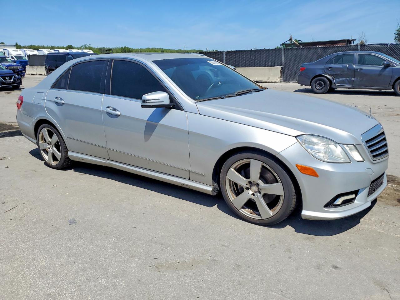 WDDHF8HB5BA466256 · 2011 MERCEDES-BENZ E-CLASS · 4/12