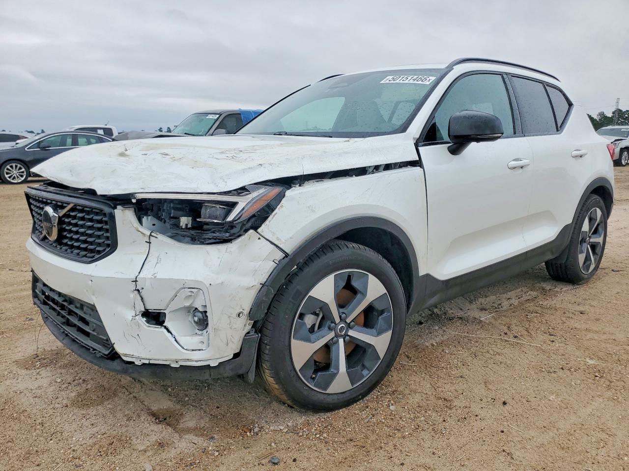 YV4L12UC0T2700326 · 2026 VOLVO XC40