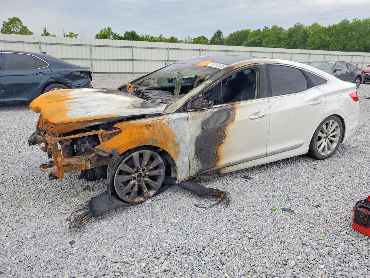 KMHFH4JG9GA518680 · 2016 HYUNDAI AZERA