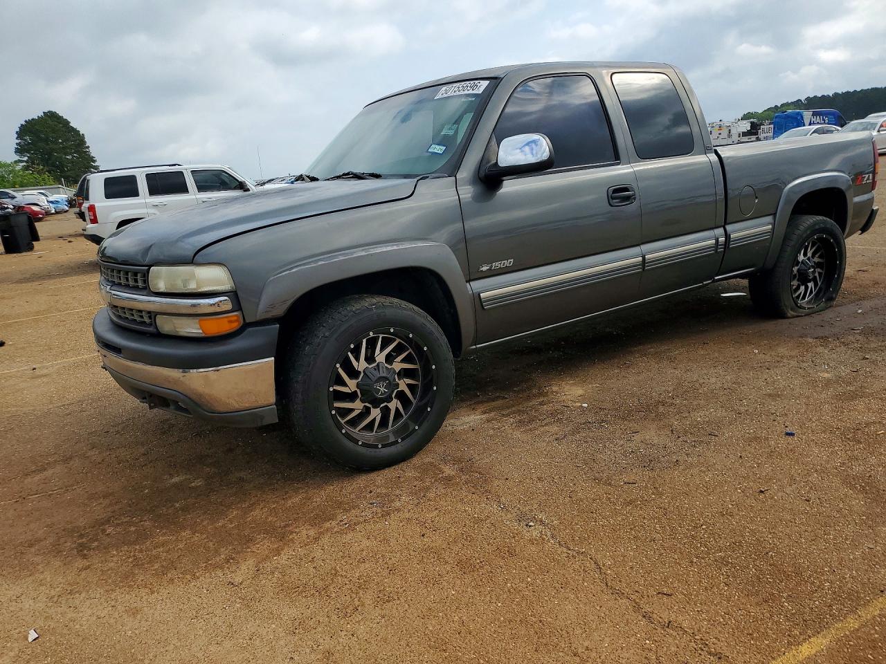 1GCEC19TXYZ251034 · 2000 CHEVROLET SILVERADO