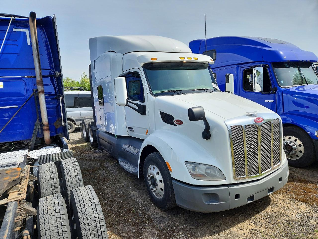 1XPBDP9XXJD472043 · 2018 PETERBILT 579