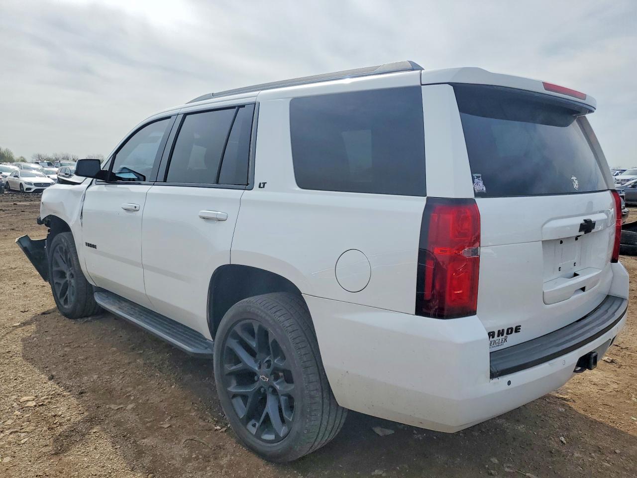 1GNSKBKC3JR403237 · 2018 CHEVROLET TAHOE · 2/13