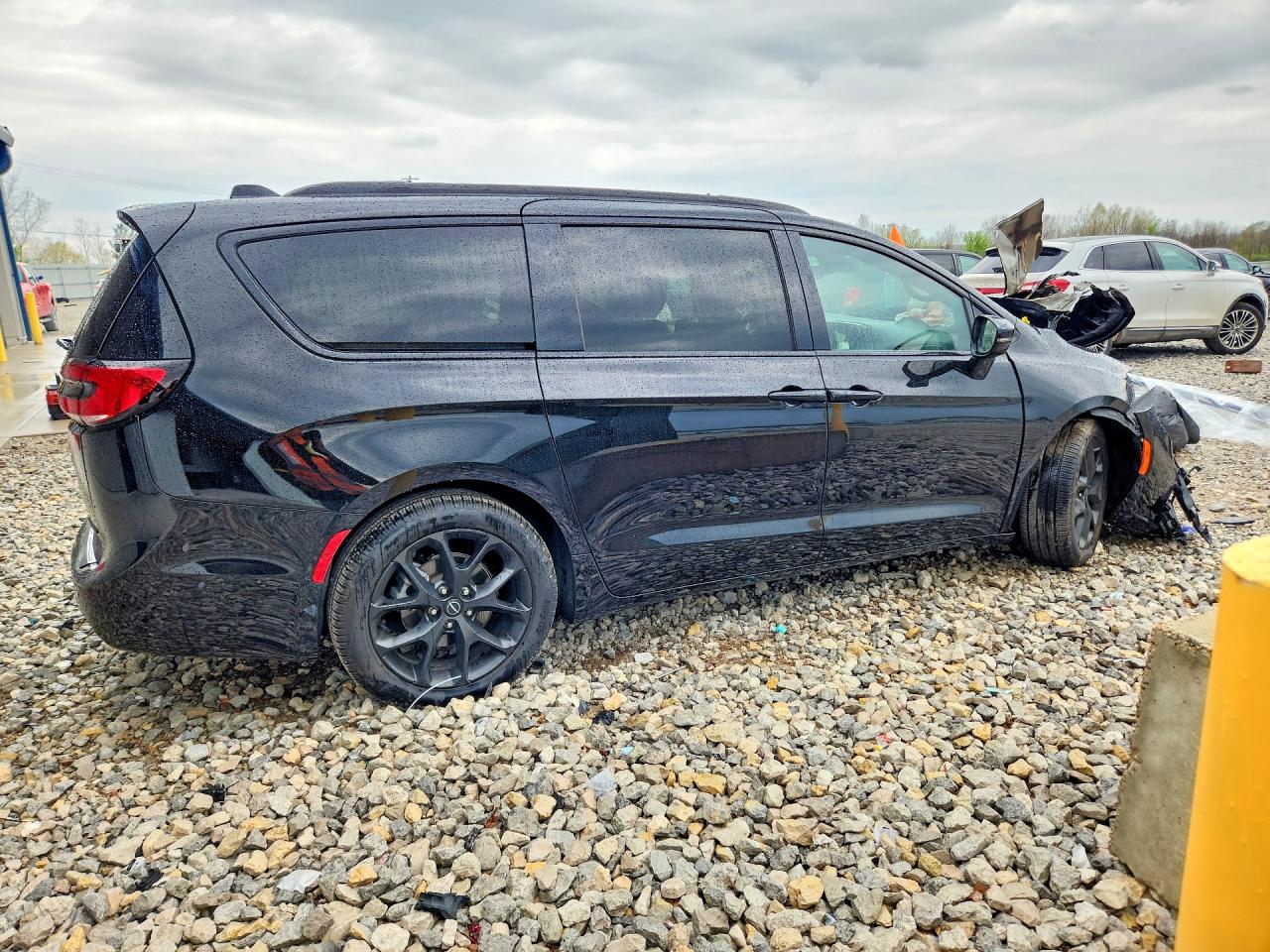 2C4RC1GG6SR608301 · 2025 CHRYSLER PACIFICA · 3/13