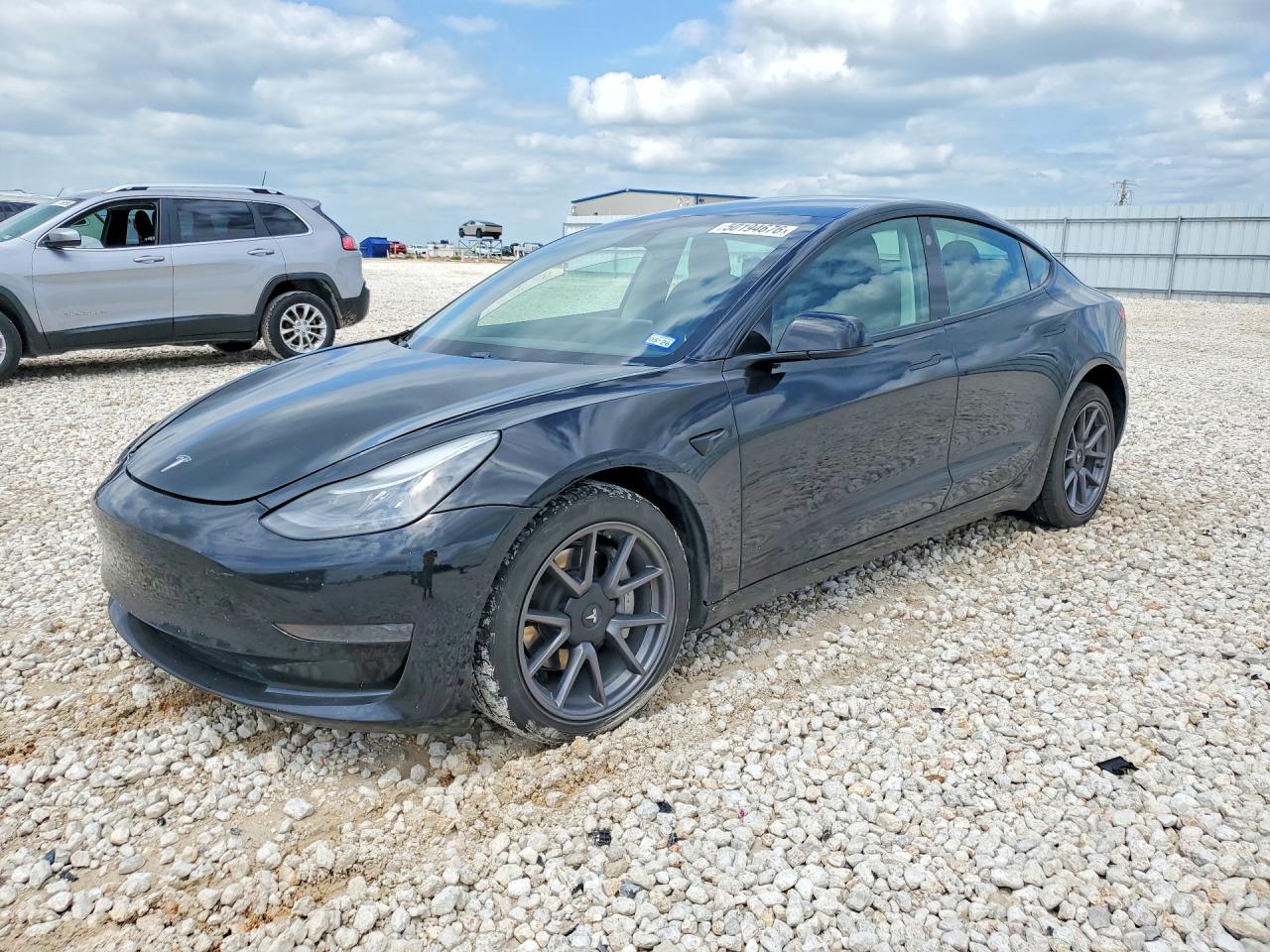 5YJ3E1EA3MF028999 · 2021 TESLA MODEL 3