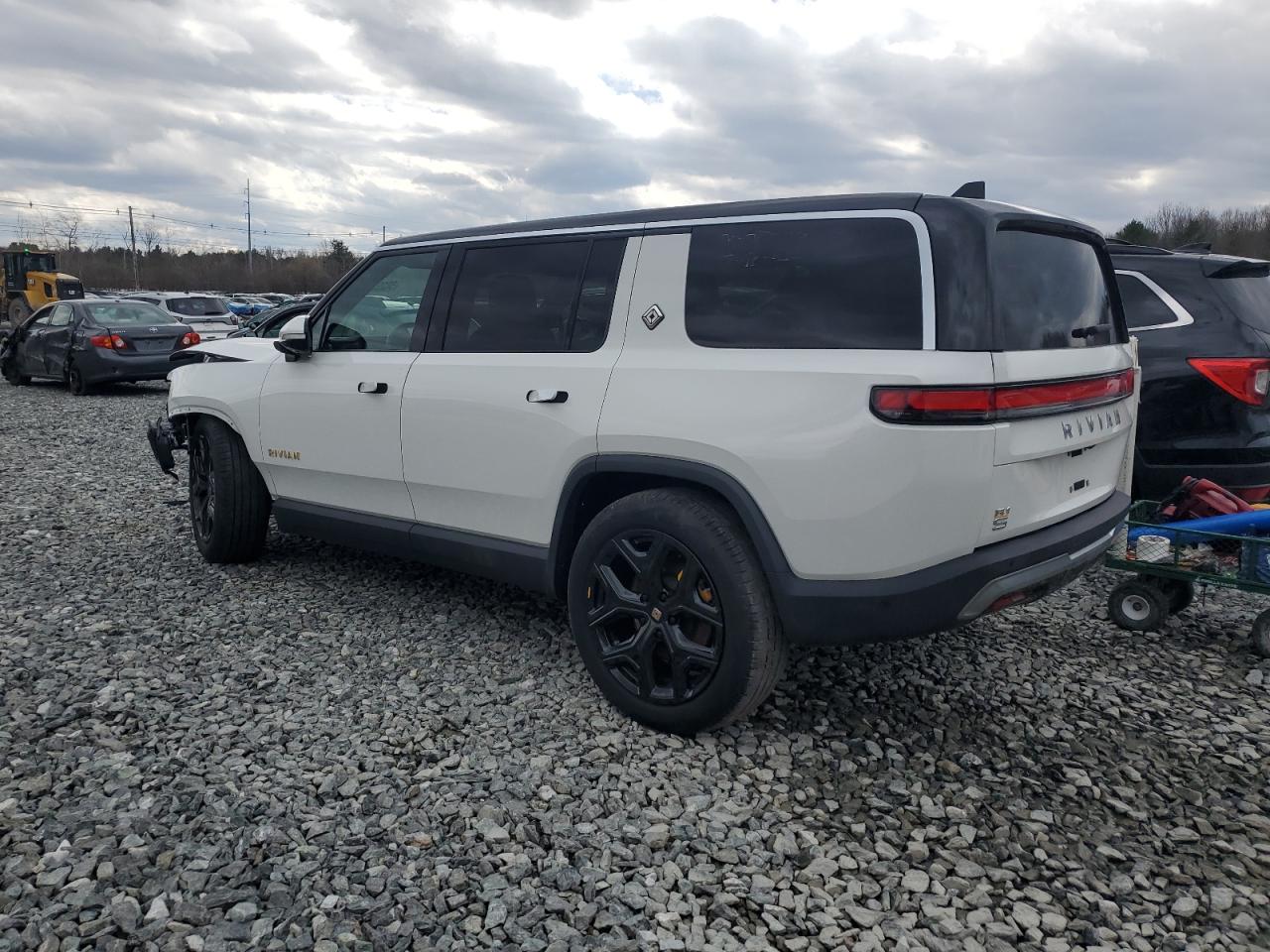 7PDSGABL3PN004096 · 2023 RIVIAN R1S · 2/13