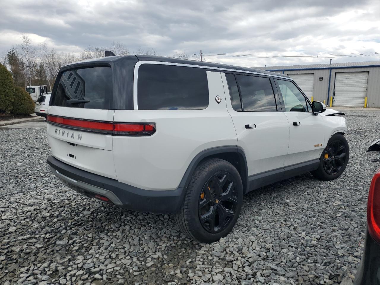 7PDSGABL3PN004096 · 2023 RIVIAN R1S · 3/13