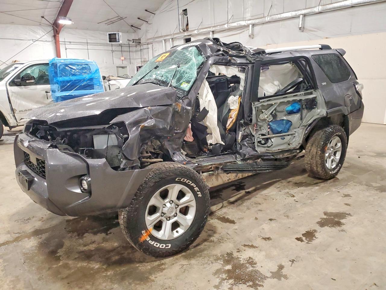 JTENU5JR0N6027185 · 2022 TOYOTA 4RUNNER