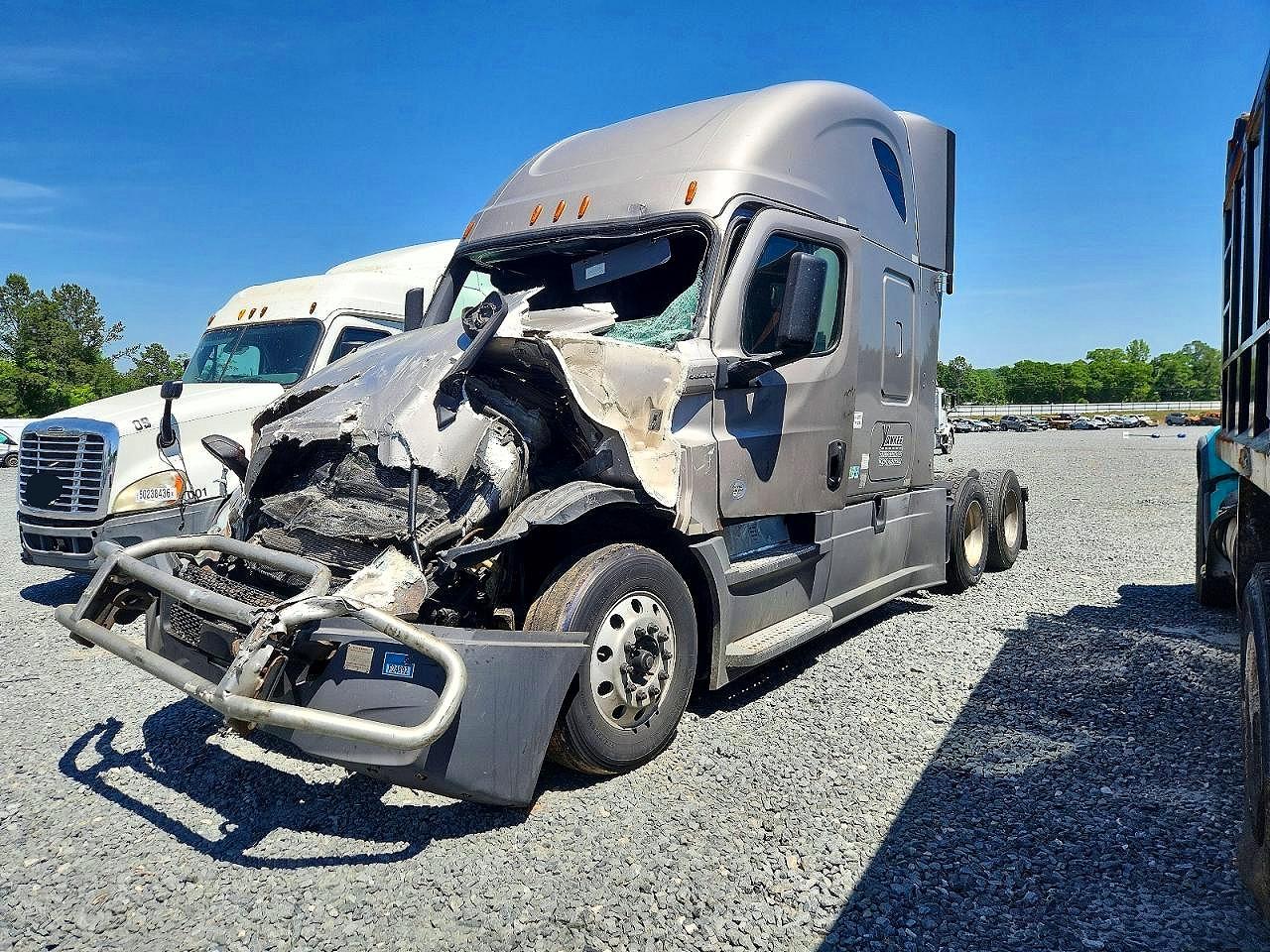3AKJHHDR1KSKC0858 · 2019 FREIGHTLINER CASCADIA 126 · 2/10