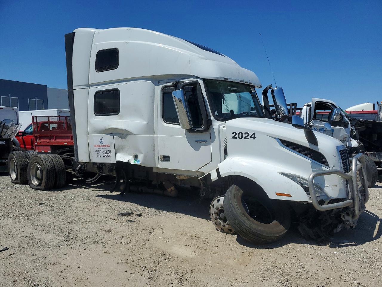 4V4NC9EJXRN624587 · 2024 VOLVO VN VNL